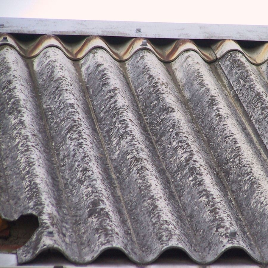 Progetto di sostituzione dei tetti e delle facciate in amianto – Invito ad effettuare le segnalazioni e invito alla conferenza