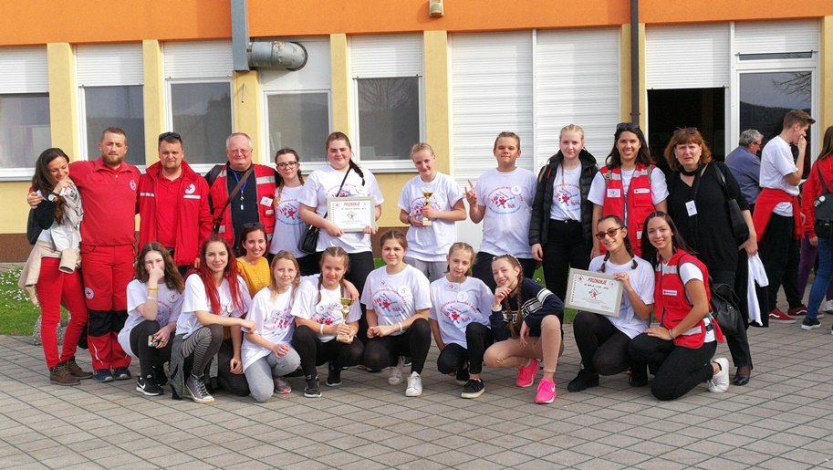 Mladi Crvenog križa Bujštine postigli odličan rezultat na natjecanju Mladih Hrvatskog Crvenog križa u Ogulinu